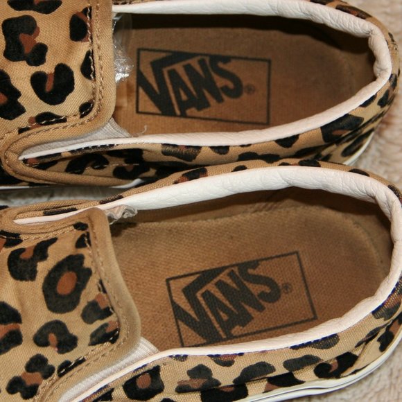 Vans Leopard Print Unisex-Adult Classic Slip on Sneaker - Picture 4 of 5
